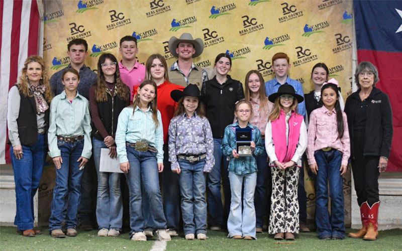 Recipients of the 2026 Showmanship Scholarships are pictured with Board Member Anita Shackelford and Vice President of Academic Affairs, April Ruhmann.